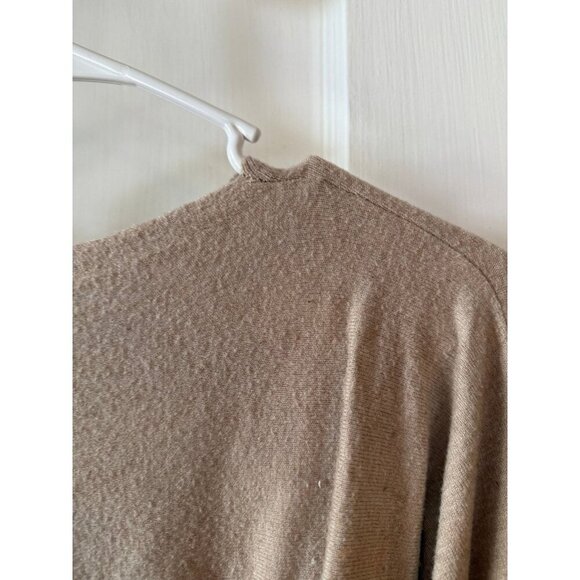 Aaeda women’s size large flower sweater - Picture 10 of 11